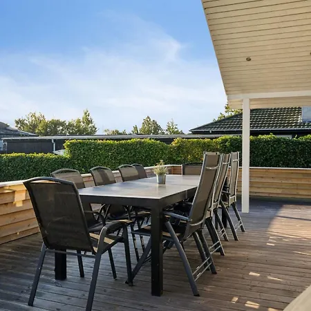 Tajo - 200m From The Sea By Interhome *