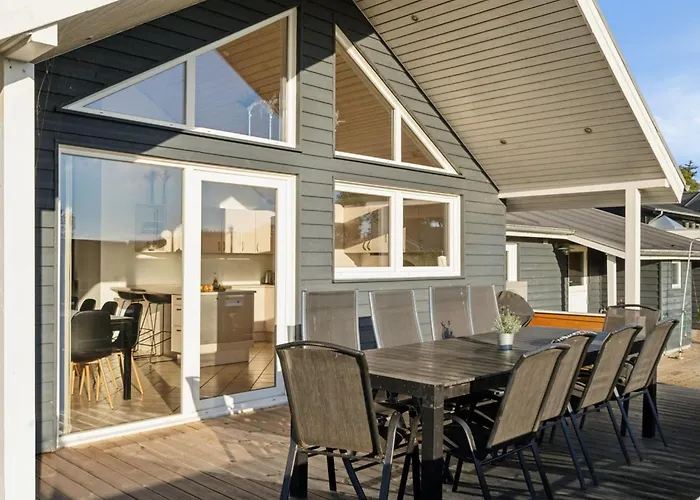 Tajo - 200m From The Sea By Interhome *